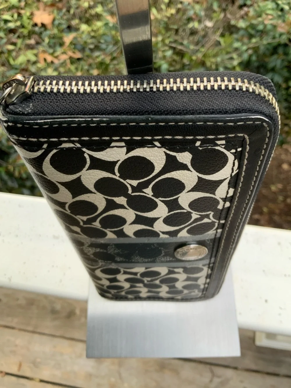 Coach Black and White Signature Zip Around Wallet - Picture 3 of 12